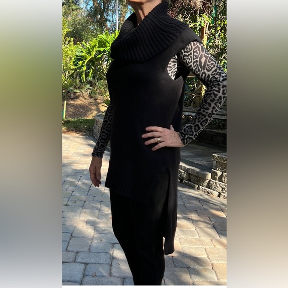 NEW BCBGen hi-lo tunic sweater - Picture 2 of 10